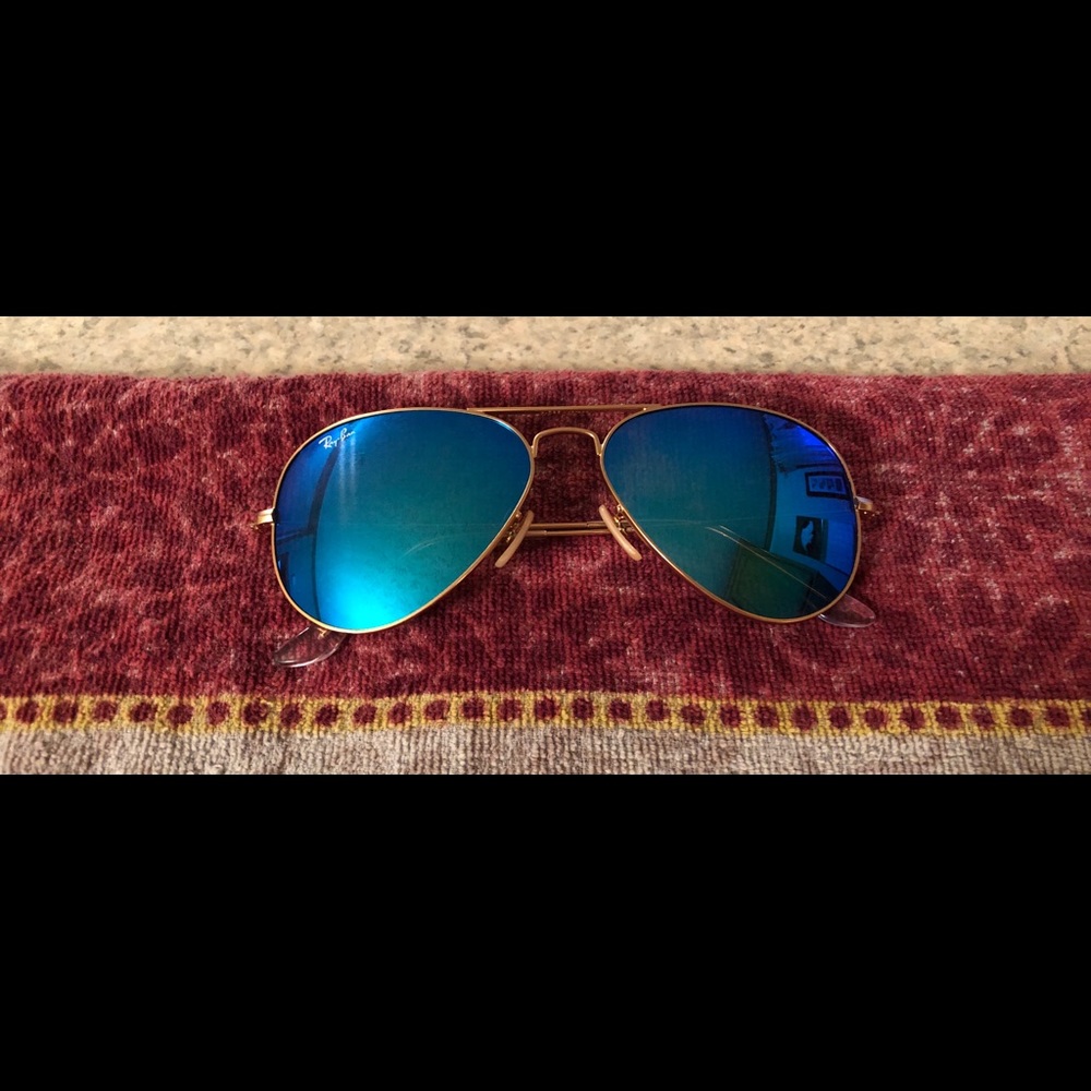 Rayban Blue Mirrored Aviator Sunglasses.